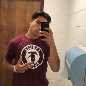 Meet your Posher, Raymoundo